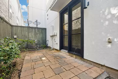 5718 Kansas Street #D, Houston, TX 77007 - Photo 9