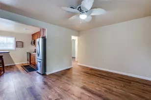 1200 W Phillips St, Alvin, TX 77511 - Photo 15