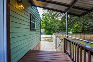 1200 W Phillips St, Alvin, TX 77511 - Photo 3