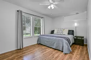 1018 Londonderry Ave, Friendswood, TX 77546 - Photo 23
