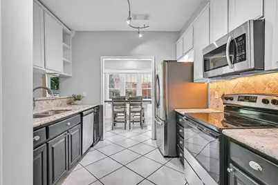 1018 Londonderry Avenue, Friendswood, TX 77546 - Photo 3