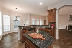 2502 Quiet Lake Ct, Pearland, TX 77584 - Photo 9