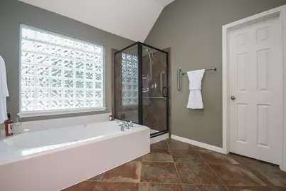 2502 Quiet Lake Court, Pearland, TX 77584 - Photo 17