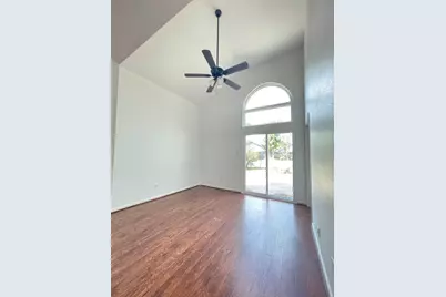 8639 Sparkling Springs Drive, Houston, TX 77095 - Photo 11