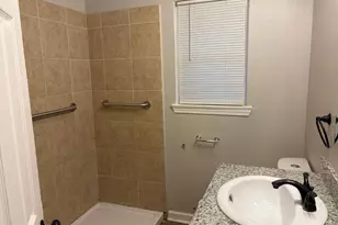 5818 Glenhurst Dr, Houston, TX 77033 - Photo 17