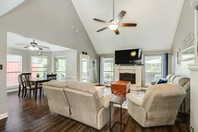 100 Van Winkle Street, Lake Jackson, TX 77566 - Photo 9