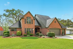 100 Van Winkle St, Lake Jackson, TX 77566 - Photo 1