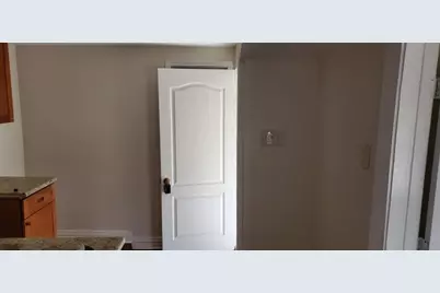 302 # 5 71st Street, Houston, TX 77011 - Photo 9