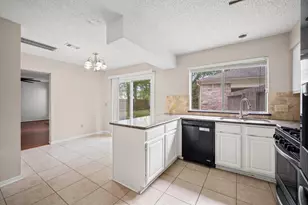 3018 Granite Lake Dr, Missouri City, TX 77459 - Photo 9