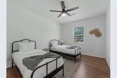 2006 Chesapeake Street, Baytown, TX 77520 - Photo 25