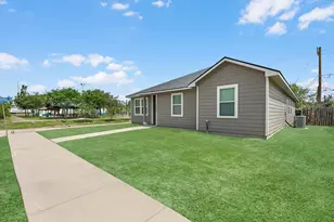 2006 Chesapeake St, Baytown, TX 77520 - Photo 3