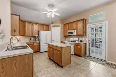 273 Sunset Path S, Conroe, TX 77316 - Photo 11