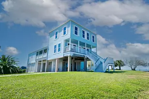 11818 Sportsman Rd, Galveston, TX 77554 - Photo 5