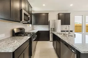 31034 Regal Elm Ln, Conroe, TX 77385 - Photo 9