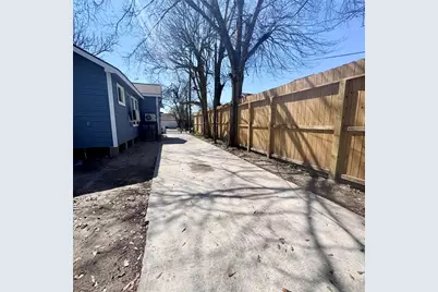 116 E Jack Street #1/2, Baytown, TX 77520 - Photo 7