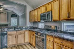 1707 Weaver St, Brenham, TX 77833 - Photo 7