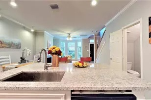 2104 Gillette St, Houston, TX 77006 - Photo 17