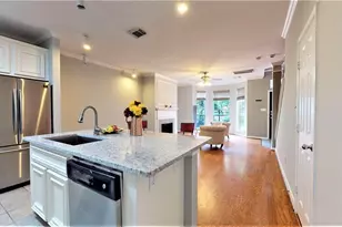 2104 Gillette St, Houston, TX 77006 - Photo 19