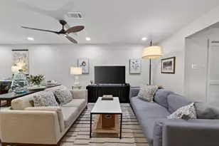 7615 Azalea St, Houston, TX 77023 - Photo 9