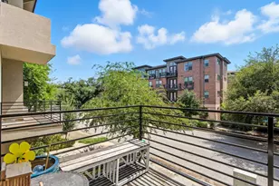215 Avondale St, Houston, TX 77006 - Photo 29