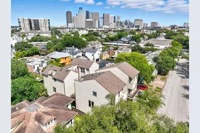 215 Avondale Street, Houston, TX 77006 - Photo 33