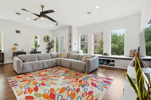 215 Avondale St, Houston, TX 77006 - Photo 15
