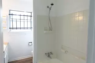 8022 Woodlyn Rd, Houston, TX 77028 - Photo 5