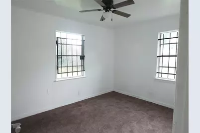 8022 Woodlyn Road, Houston, TX 77028 - Photo 11