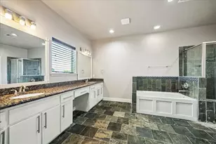 1902 Fletcher St, Houston, TX 77009 - Photo 23