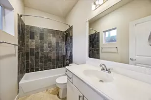 1902 Fletcher St, Houston, TX 77009 - Photo 9