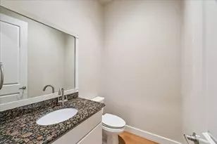 1902 Fletcher St, Houston, TX 77009 - Photo 19