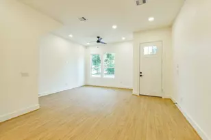 164 Wallace St, Houston, TX 77022 - Photo 7