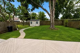 10415 Norton Dr, Houston, TX 77043 - Photo 19
