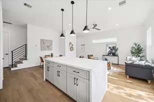 7702 Sky Dweller Dr, Houston, TX 77055 - Photo 13