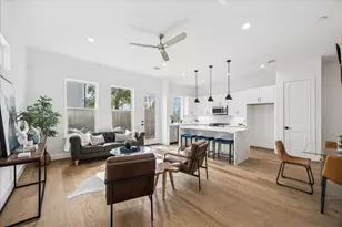 7702 Sky Dweller Dr, Houston, TX 77055 - Photo 5