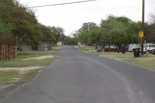 105 Oak Ridge Dr, Center Point, TX 78010 - Photo 5