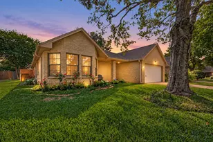 807 Forest Oaks Ln, Pearland, TX 77584 - Photo 1