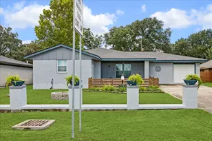 1115 25th Ave N, Texas City, TX 77590 - Photo 1