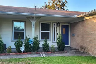9646 Meadowland Dr, Houston, TX 77063 - Photo 3