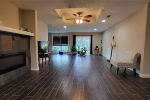 9646 Meadowland Dr, Houston, TX 77063 - Photo 5