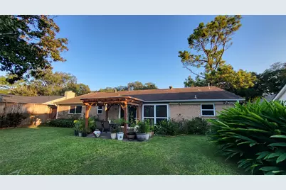 9646 Meadowland Drive, Houston, TX 77063 - Photo 29