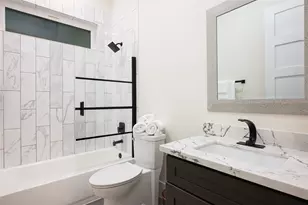 917 Thompson St, Houston, TX 77007 - Photo 13