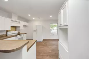 6526 Carver Rd, Houston, TX 77091 - Photo 9