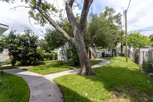 1820 Avenue M, Galveston, TX 77550 - Photo 25