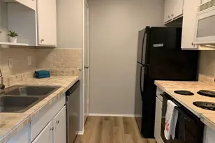 10049 Westpark Dr, Houston, TX 77042 - Photo 19