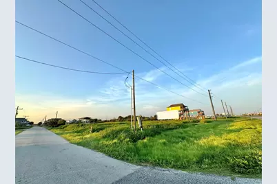 1014 Johnson Road, Gilchrist, TX 77617 - Photo 3