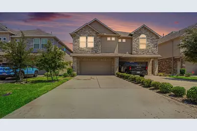 520 N 6th Street, La Porte, TX 77571 - Photo 1