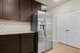 520 N 6th St, La Porte, TX 77571 - Photo 13