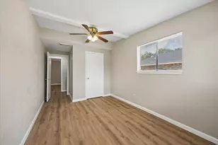 218 N Ormsby St, Alvin, TX 77511 - Photo 9