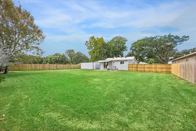 218 N Ormsby Street, Alvin, TX 77511 - Photo 15